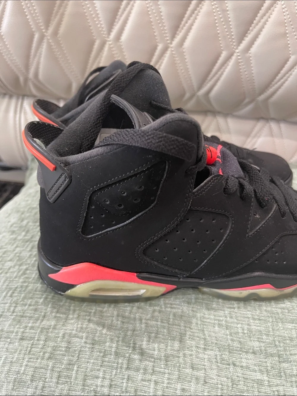 Jordan 6 retro “black infrared” size 6Y